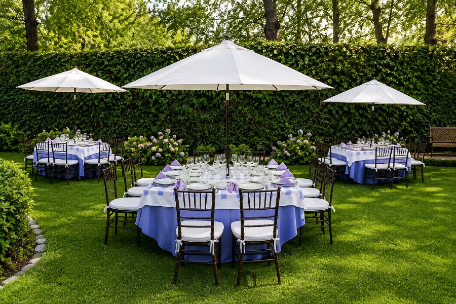Renta de mobiliario para eventos en CDMX con mesas, sillas, sombrillas, vajilla y montaje Casa Paredes