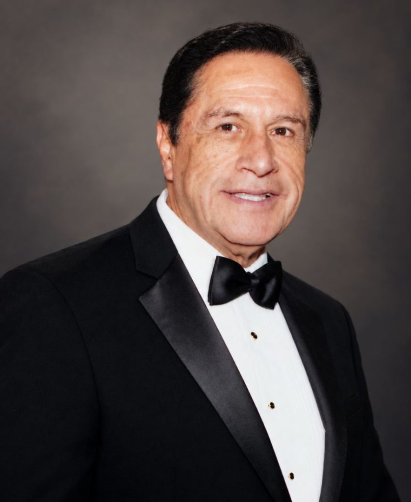 Jorge Paredes, segunda generación de Casa Paredes, empresa de banquetes y renta de mobiliario para eventos desde 1963.